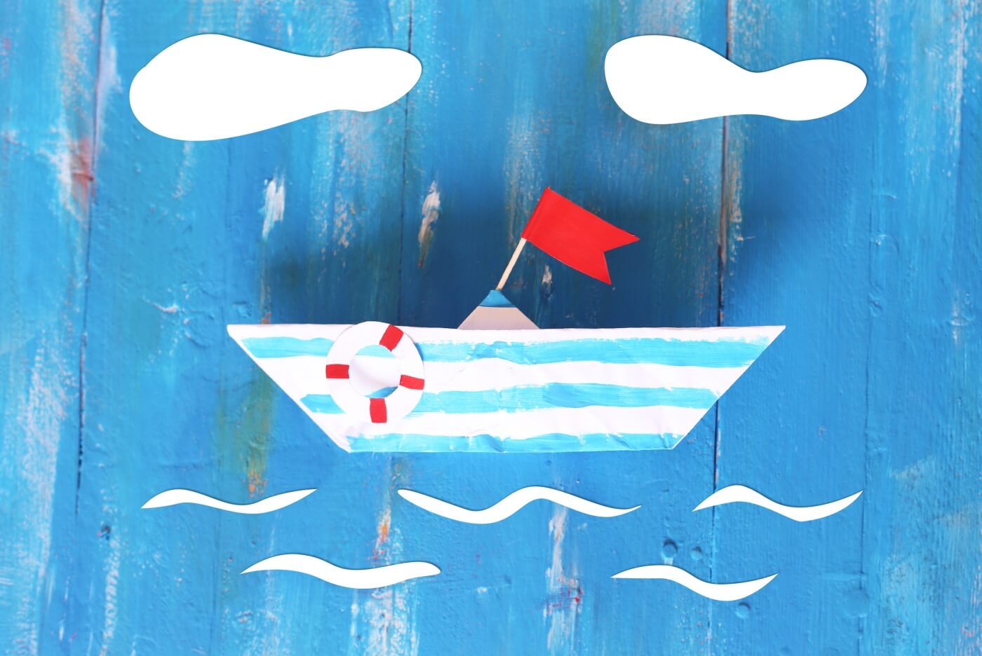 How to make a paper boat with a flag lifesaver