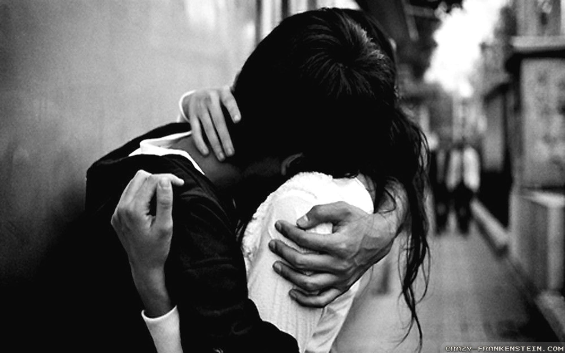 Sweet black and white romance wallpaper of love couples love hug cute couples hugging hugging couple