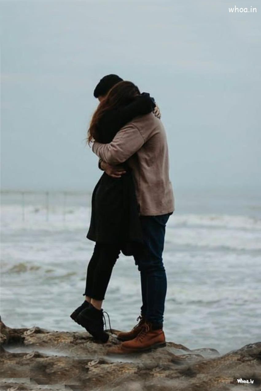 Cute couple hug for mobile wallpapers for iphone images pic
