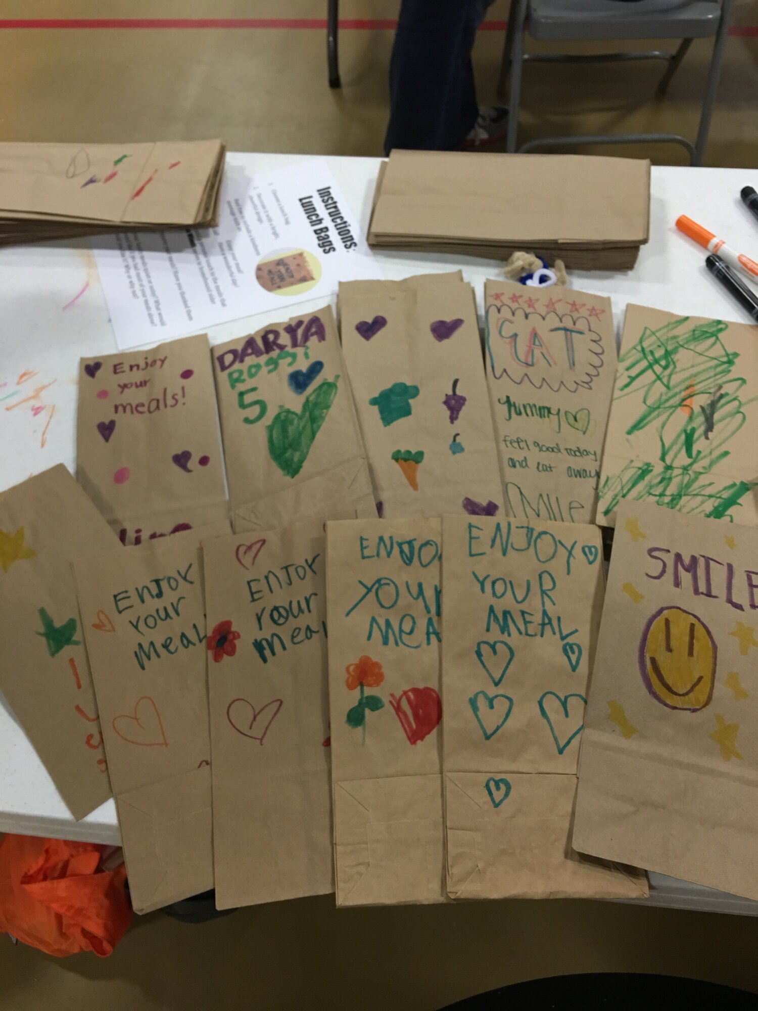 Decorate lunch bags â doing good togetherâ