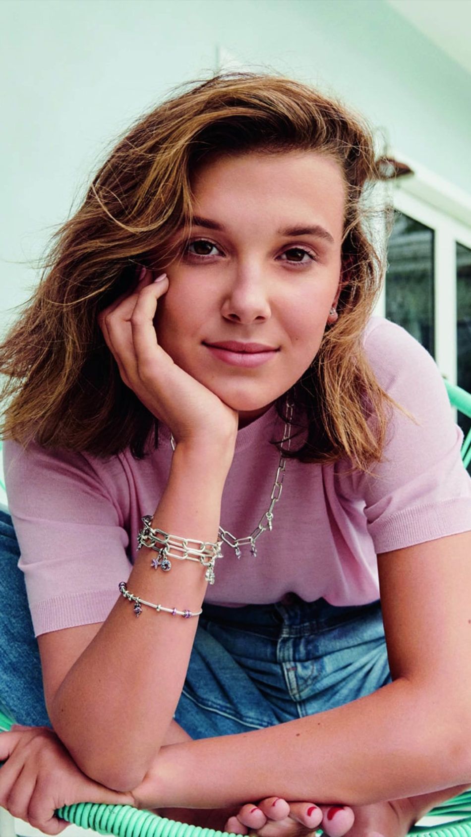 Actress millie bobby brown k ultra hd mobile wallpaper celebridades guapas millie bobby brown actrices adolescentes