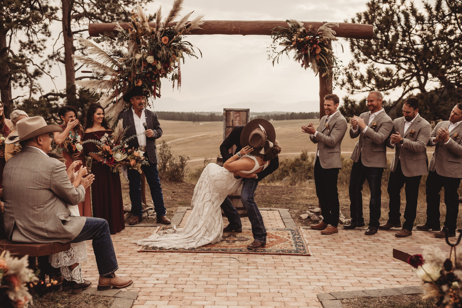 How do you have a rustic wedding ideas for your western wedding