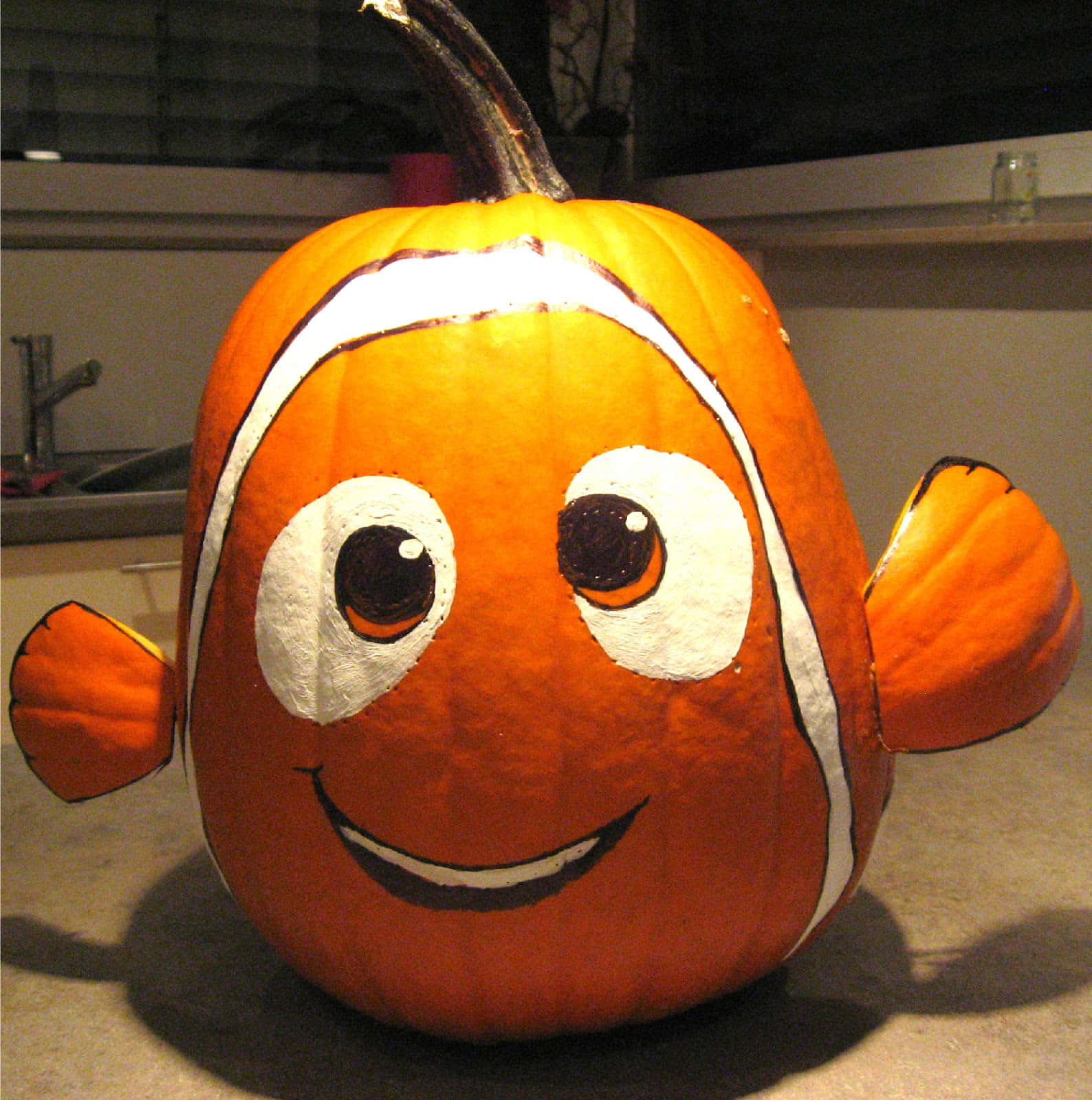 Download cute pumpkin nemo fish picture