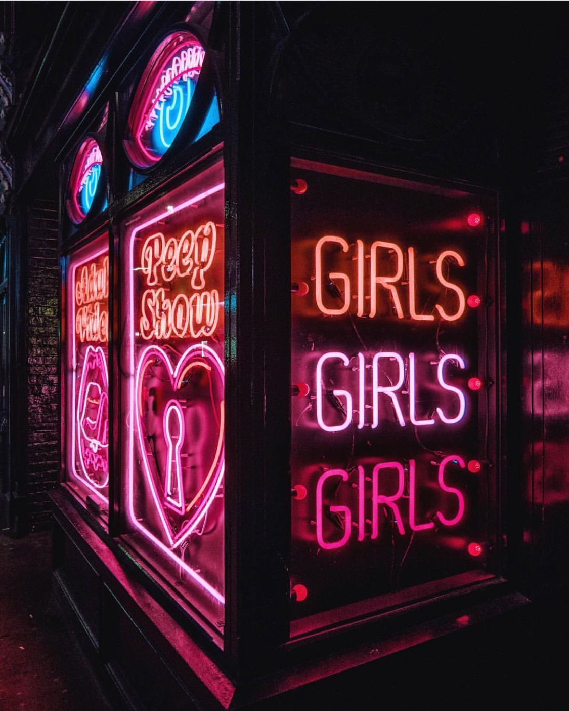 Neon sign aesthetic s on