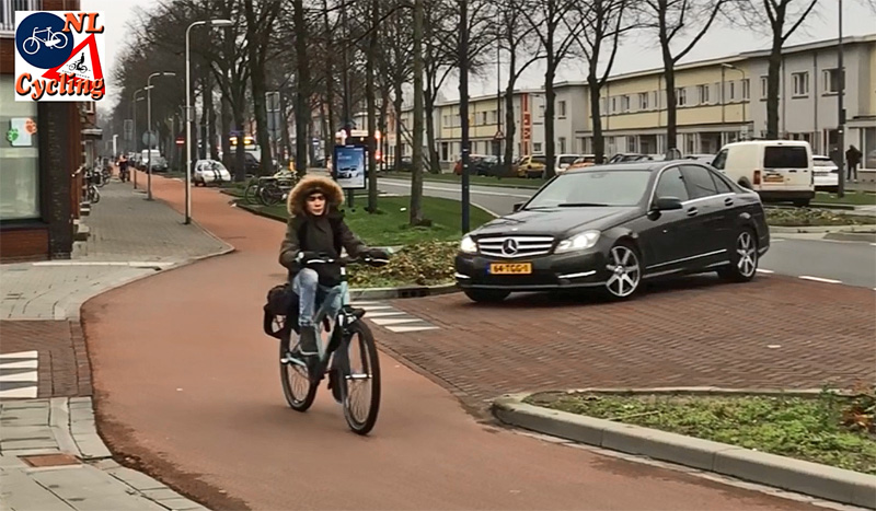 A mon urban intersection in the netherlands â bicycle dutch