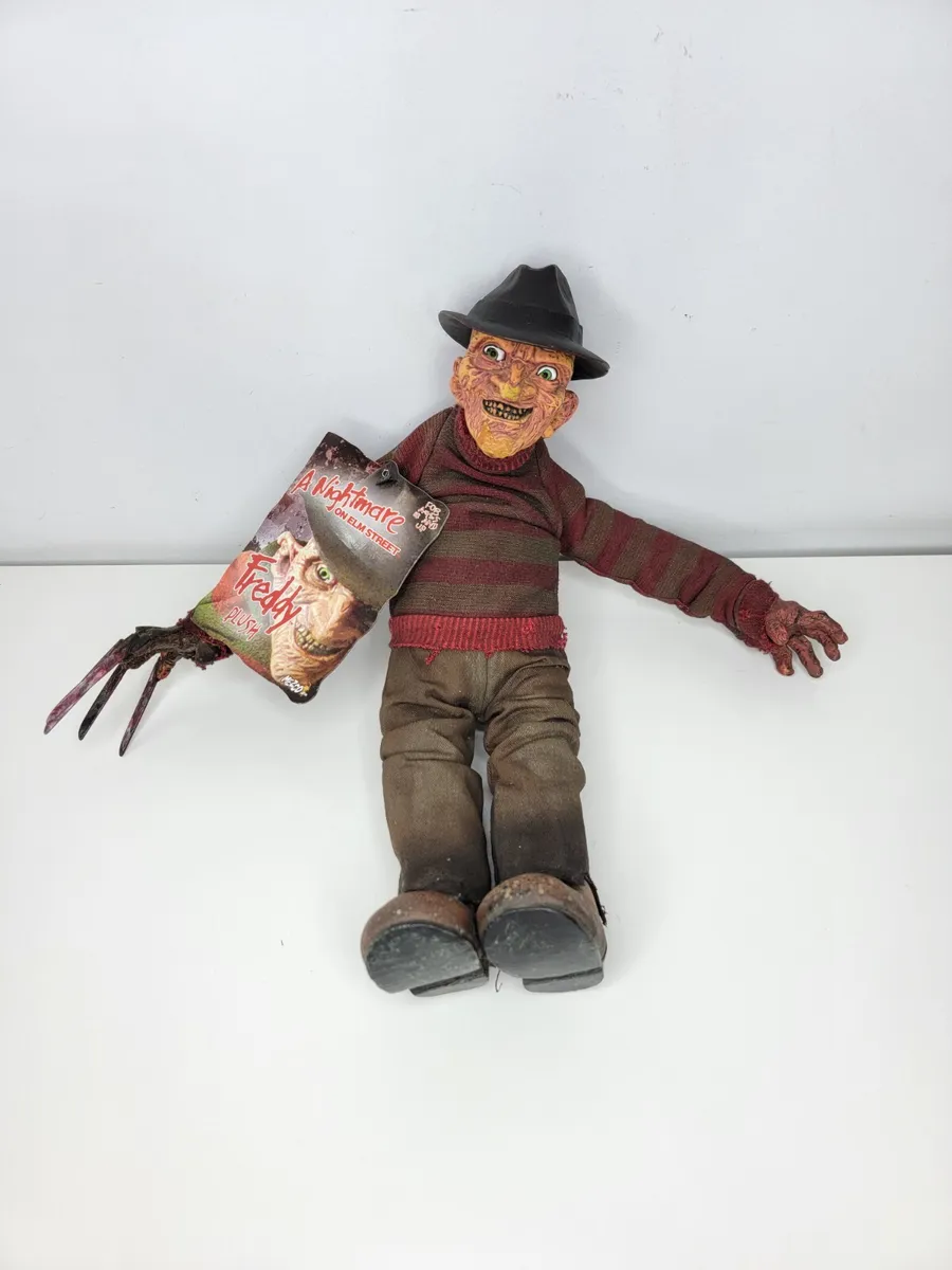 A nightmare on elm st mezco toyz freddy plush cinema of fear