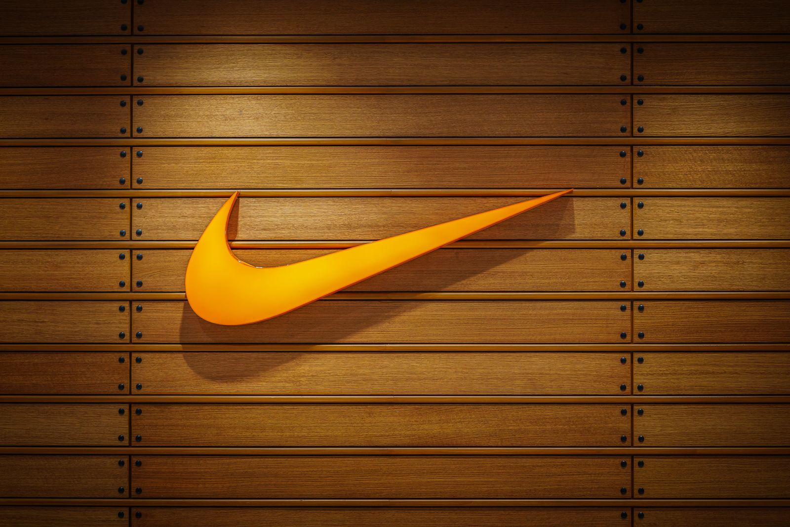 Nike inc history logo headquarters facts