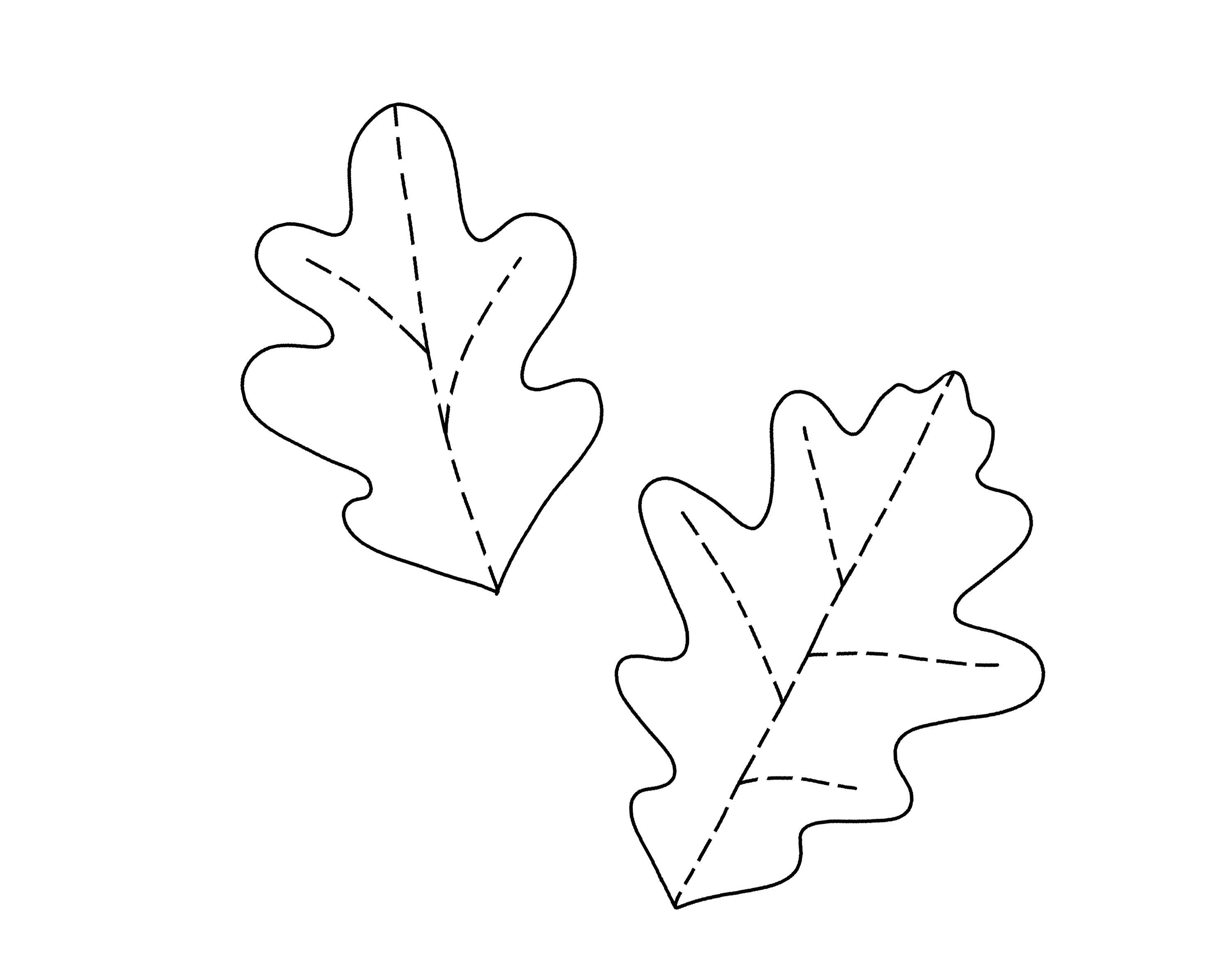 Oak leaves pattern made of felt a cute addition to any decor rcraftsprojects