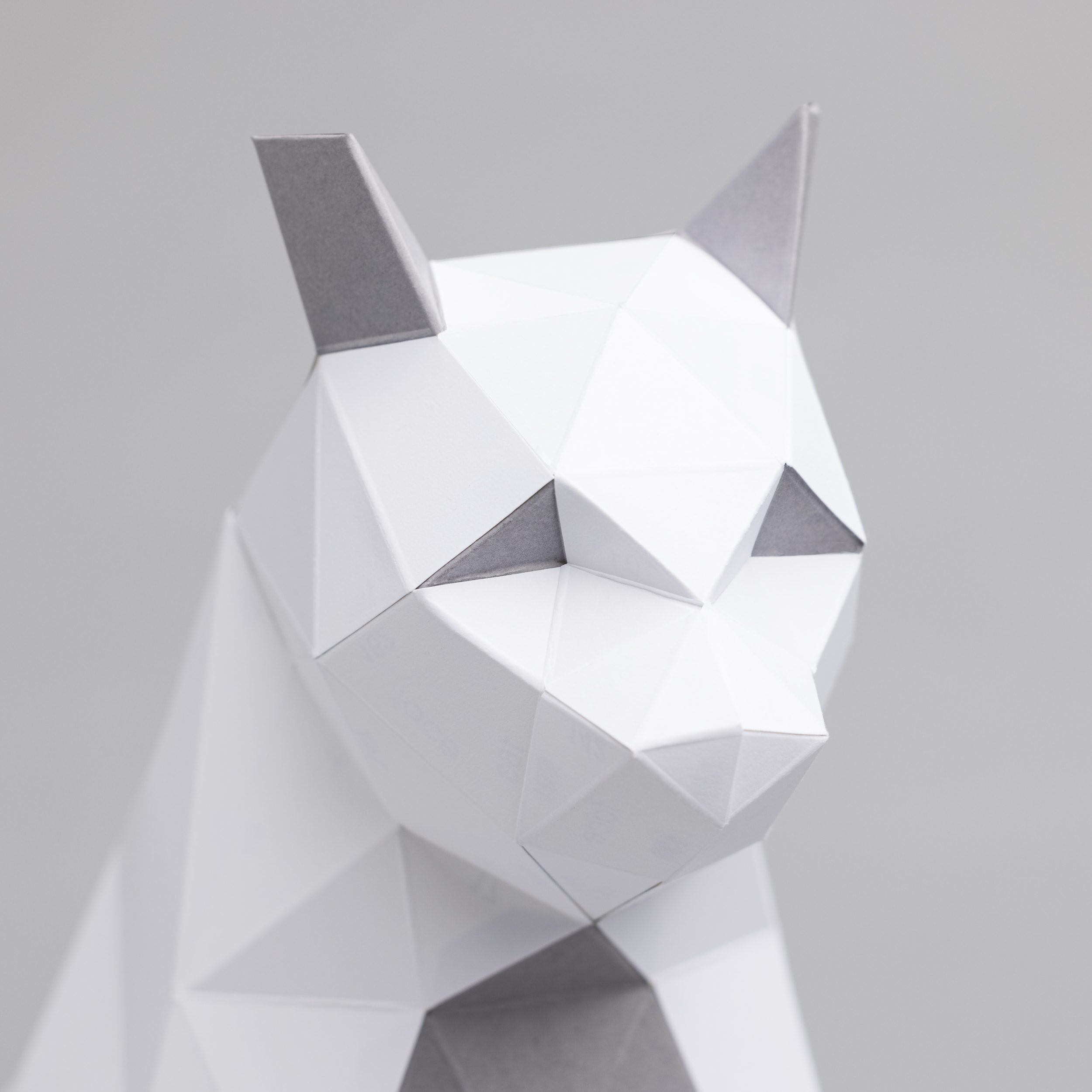 Sitting cat papercraft