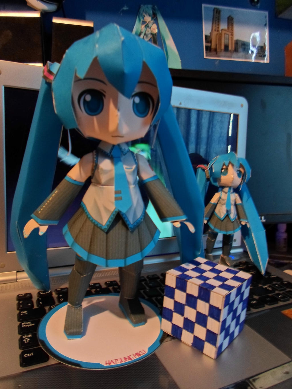 Hatsune miku papercraft by rabraham on