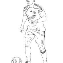 Pelã playing soccer coloring pages