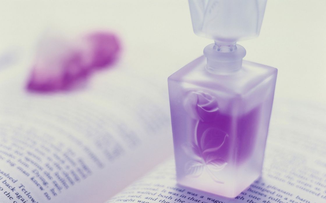 Download Free 100 + perfume bottle Wallpapers