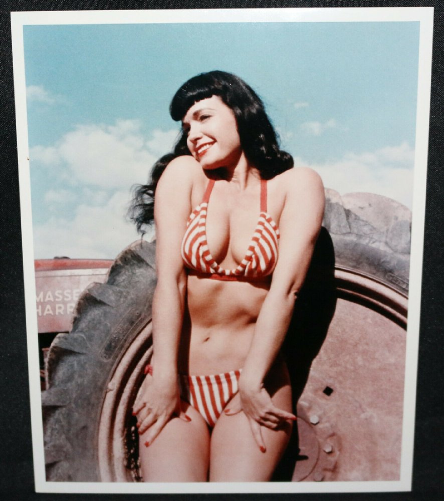 Bettie page sexy pin