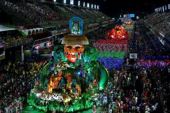 Fotogalerãa color y ritmo en el carnaval de brasil