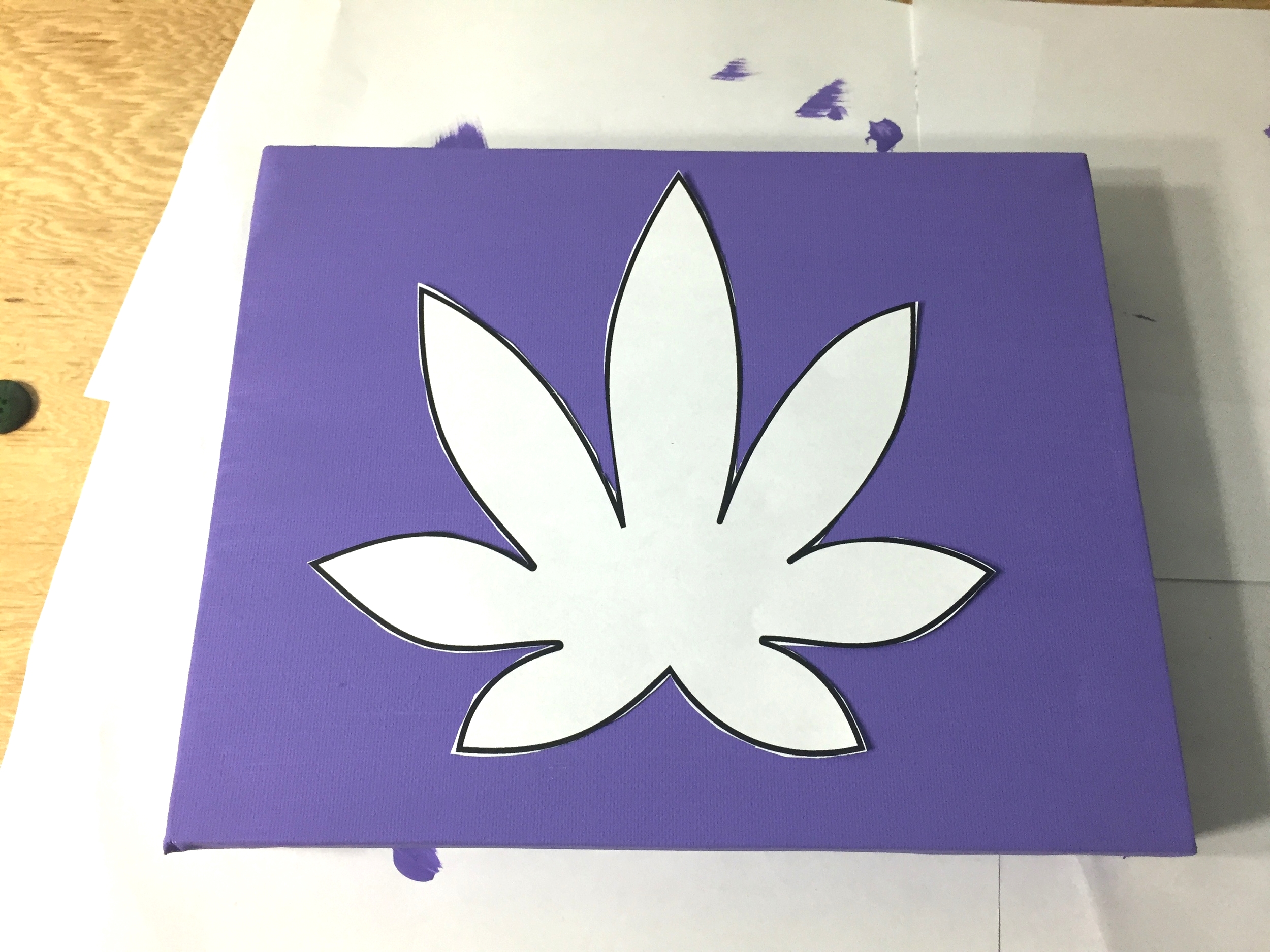 Diy button marijuana leaf wall art â chronic crafter