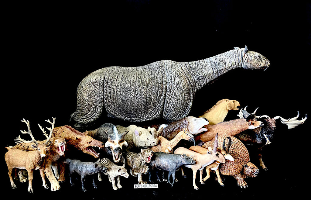 Paraceratherium itoy â dinosaur toy blog