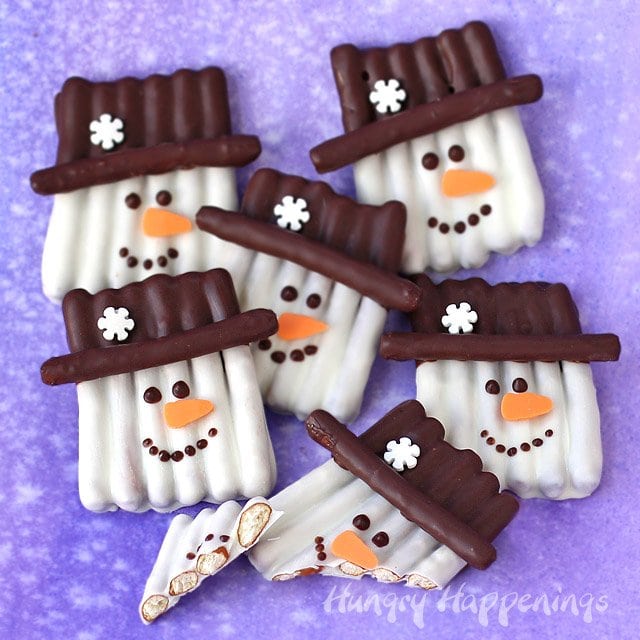 Chocolate pretzel snowman craft