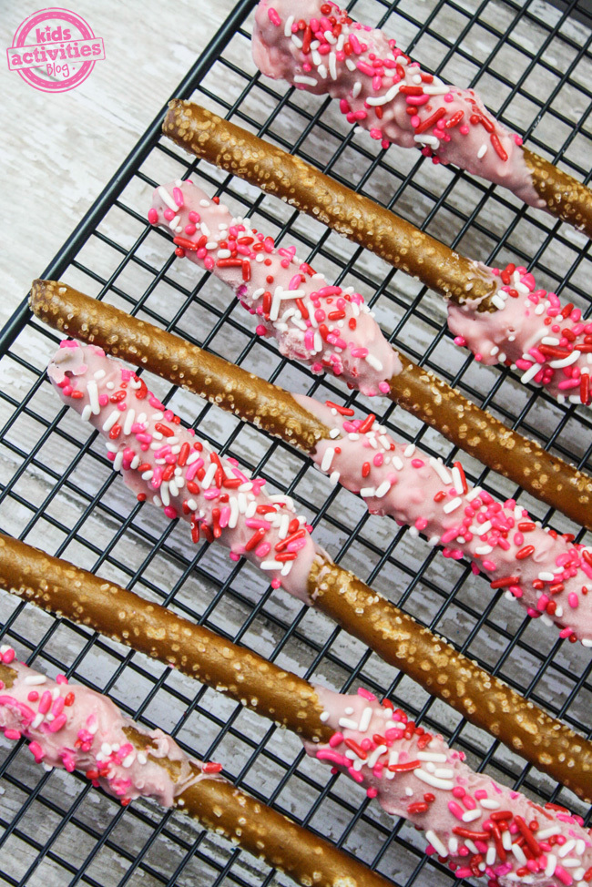 Easy dipped decorated valentines day pretzels for kids kids activities blog