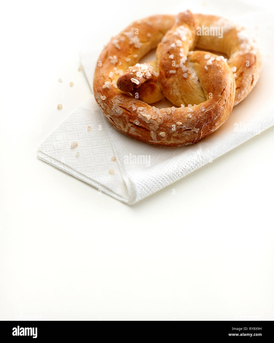 Pretzel knot hi