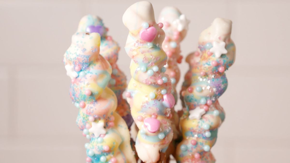 Making unicorn pretzels video â unicorn pretzels recipe how to video