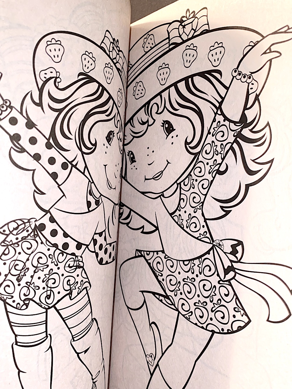 Strawberry shortcake coloring book wanna dance