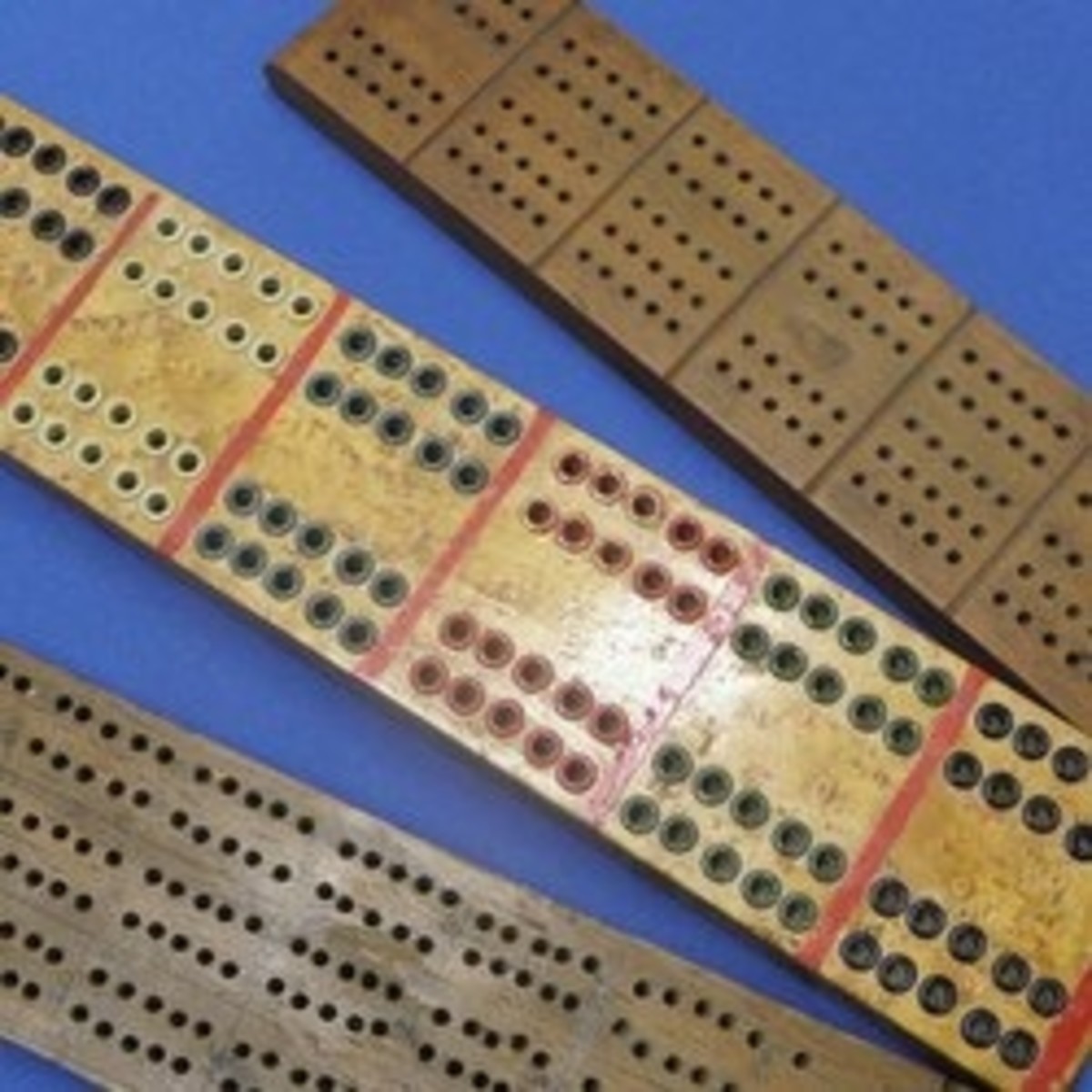 Vintage and antique cribbage board collecting