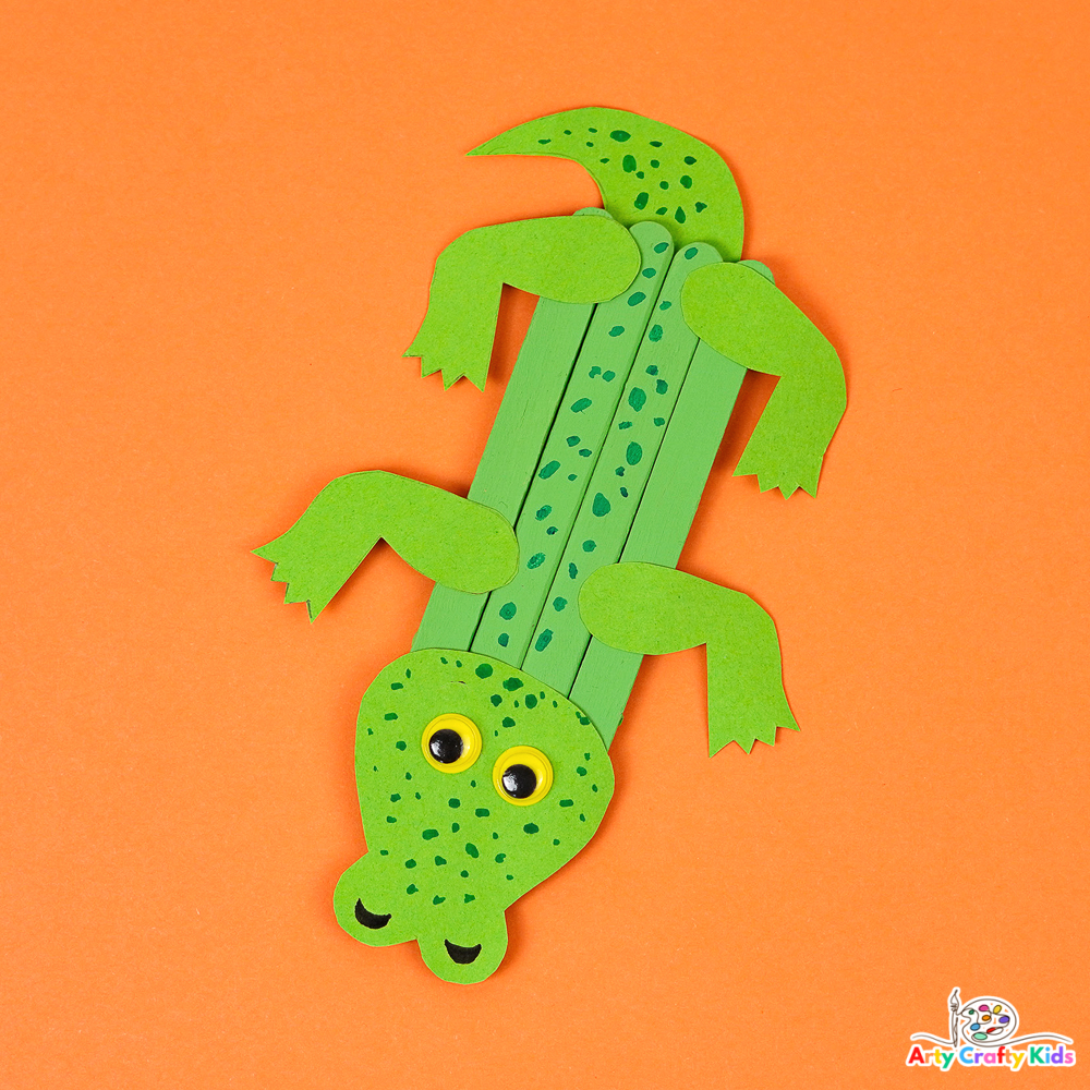 Crocodile craft with popsicle sticks