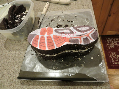 D running shoe cake tutorial