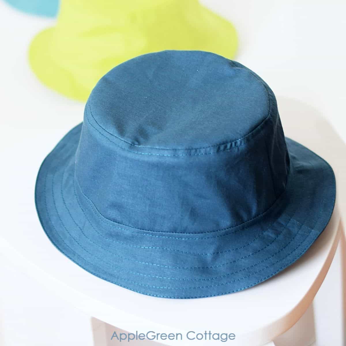 Free bucket hat pattern by applegreen cottage