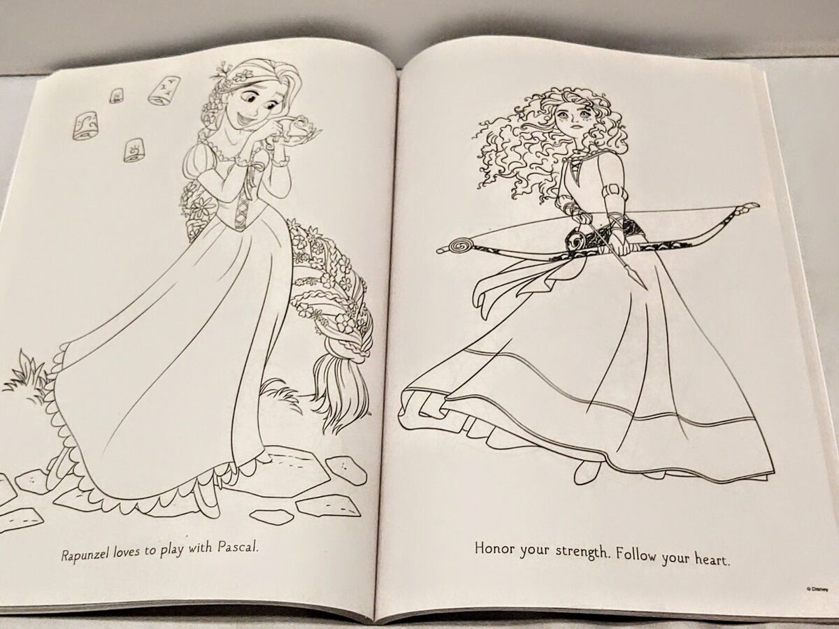 Disney princess holiday dreams christmas coloring book cinderella snow white
