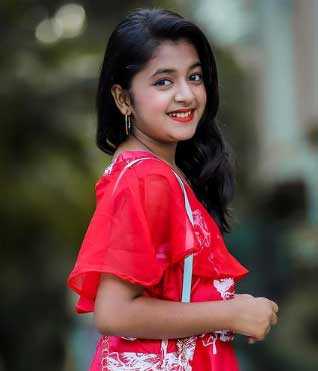 Rashi shinde latest videos age photos biography