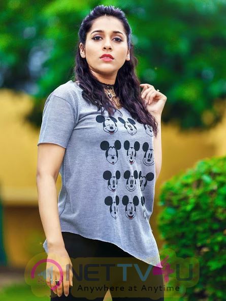 Rashmi Gautam New Stills - Photo 9 of 39