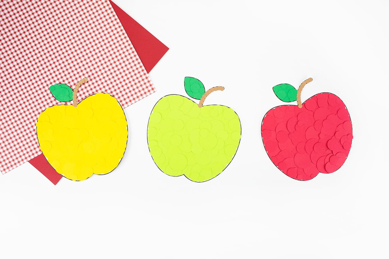 Free printable apple outline for crafts