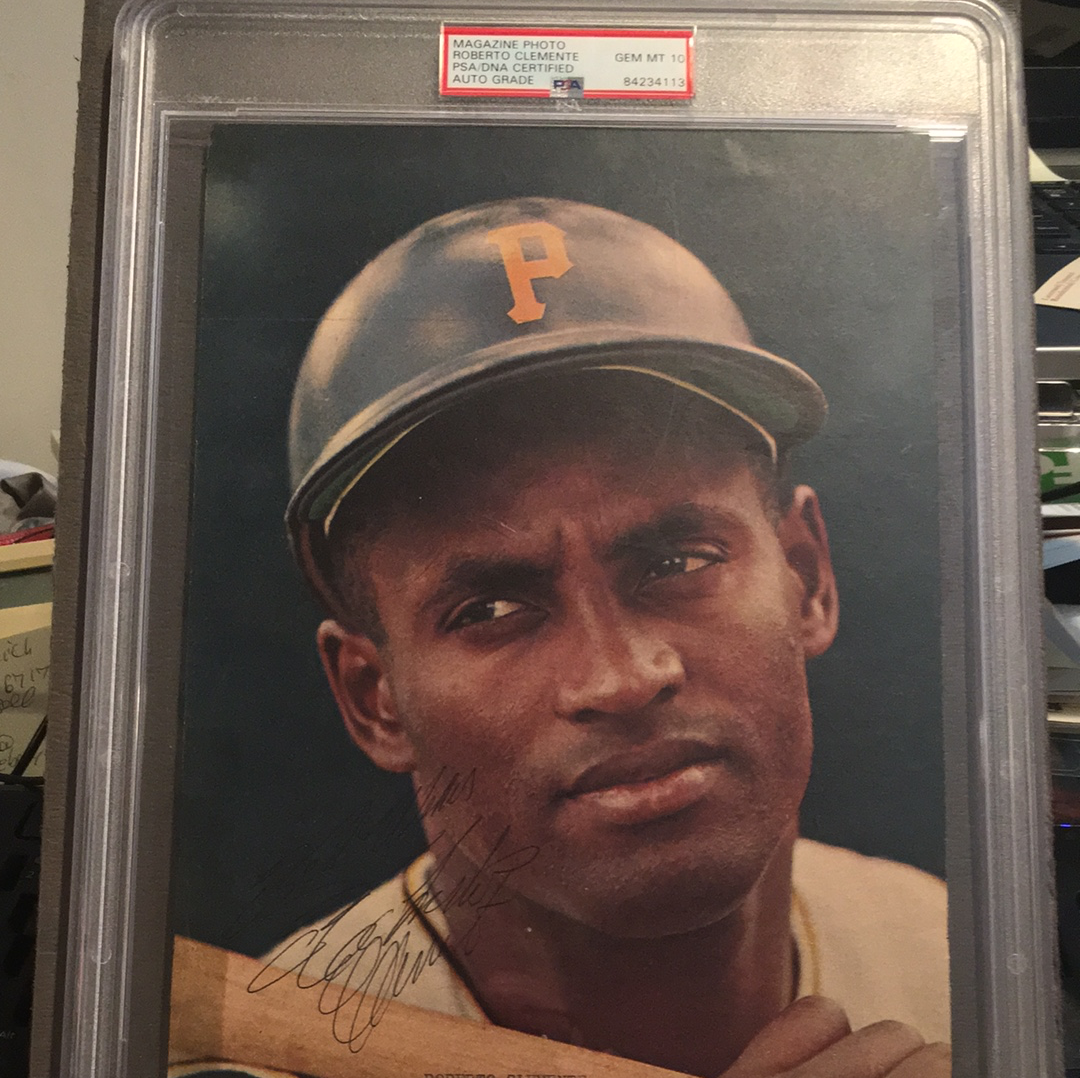 Roberto clemente autographed x color magazine page gem mint perf â lw sports