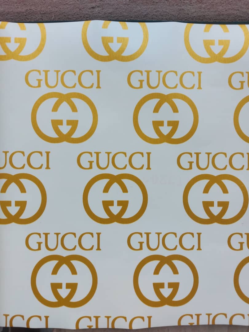 White and gold gucci patterned wallpaper â chronos stores