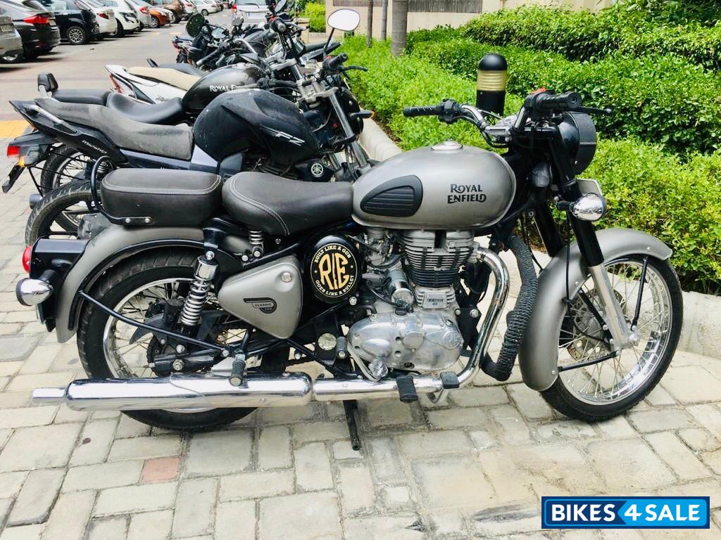 Used model royal enfield classic gunmetal grey for sale new delhi id gunmetal grey colour