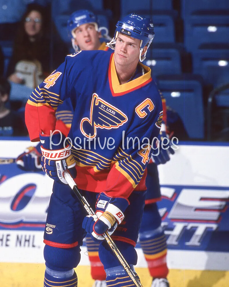 Color x photo of st louis blues captain chris pronger vol h