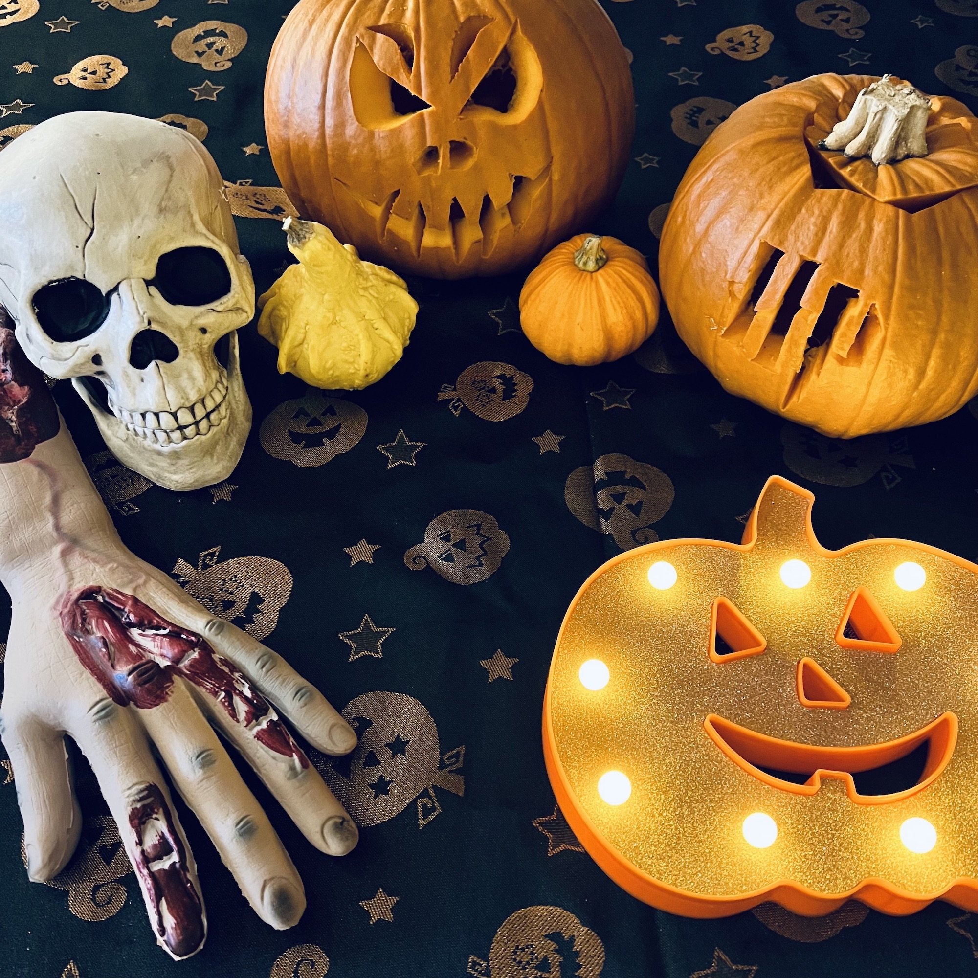 A beginners guide to pumpkin carving at halloween â sarah ransome art