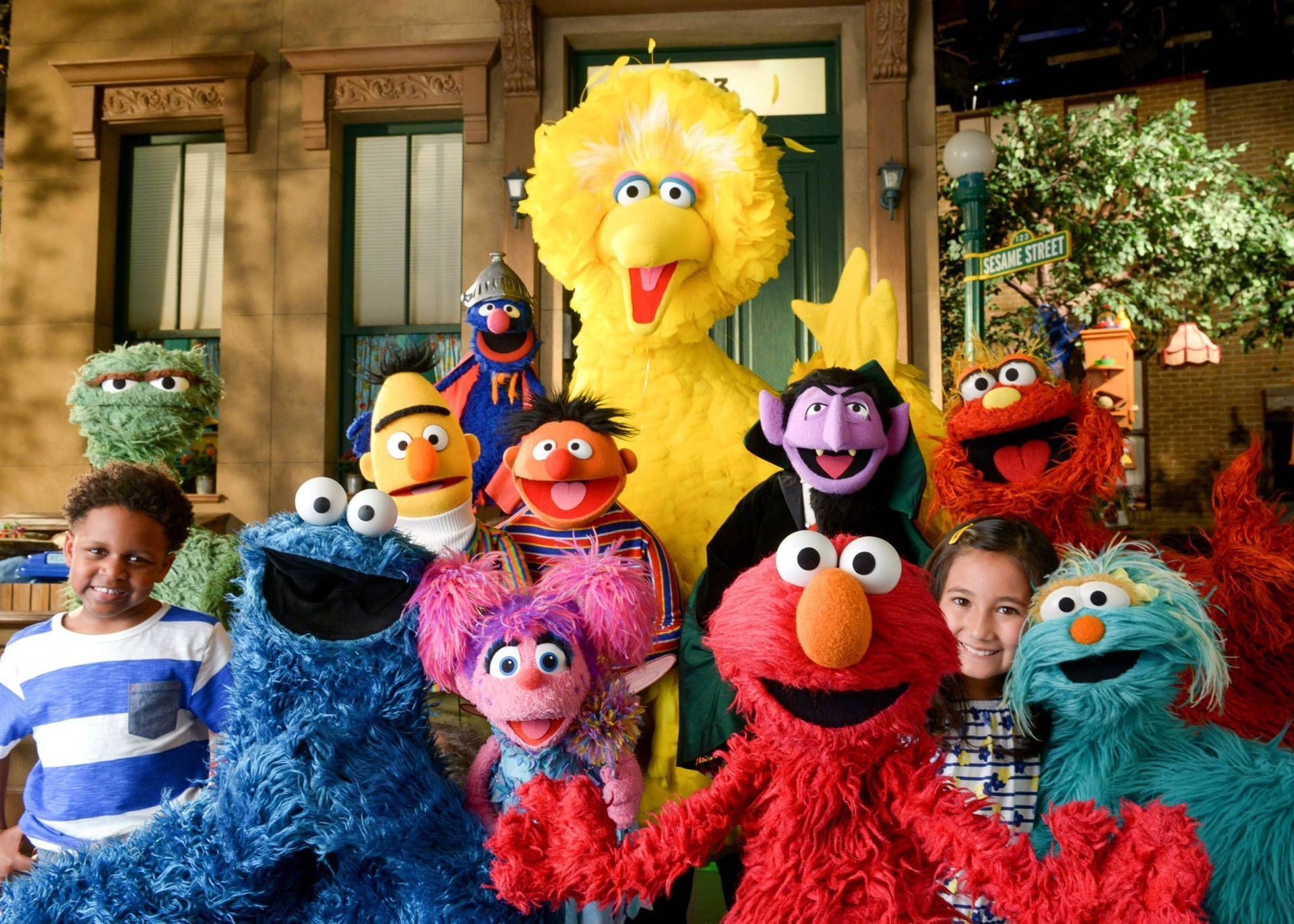 Download sesame street with kids wallpaper