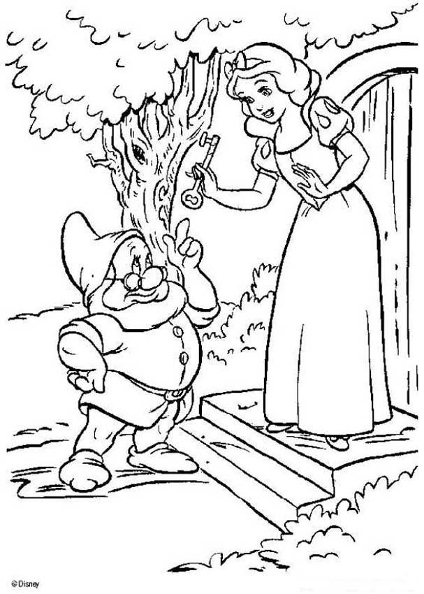 Snow white with the dwarfs house key coloring pages