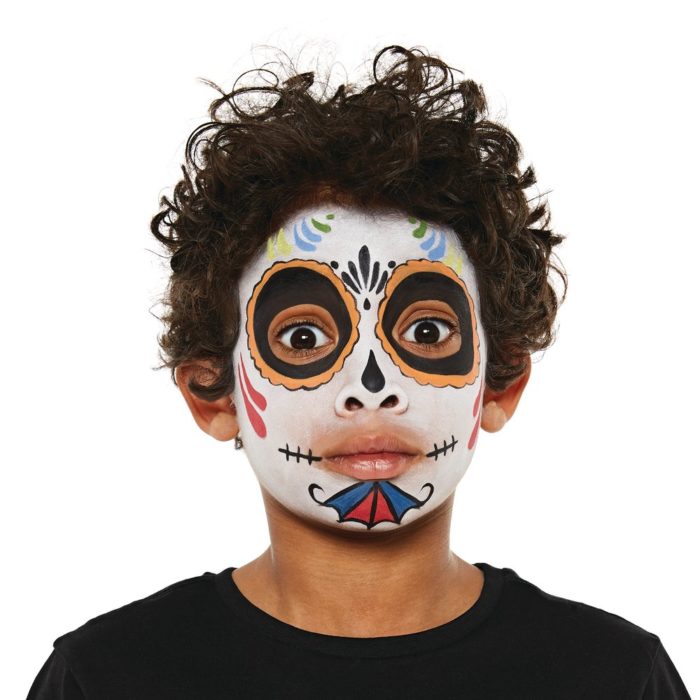 Skeleton face paint