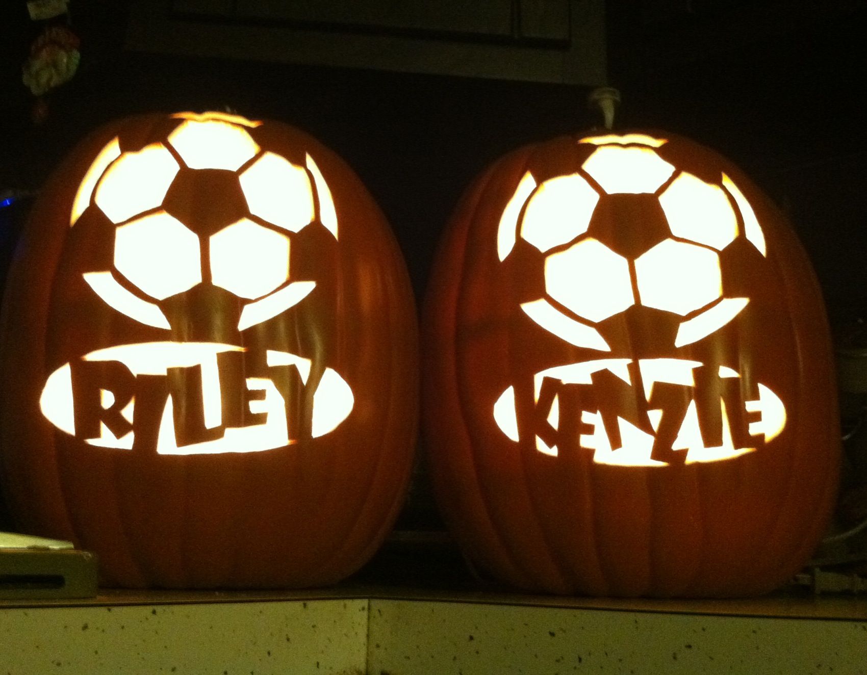 Soccer pumps halloween pumpkin carving stencils halloween pumpkins carvings pumkin carving