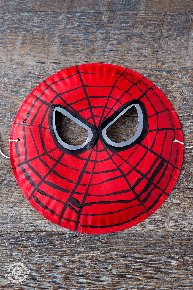 Easy to make paper plate spider