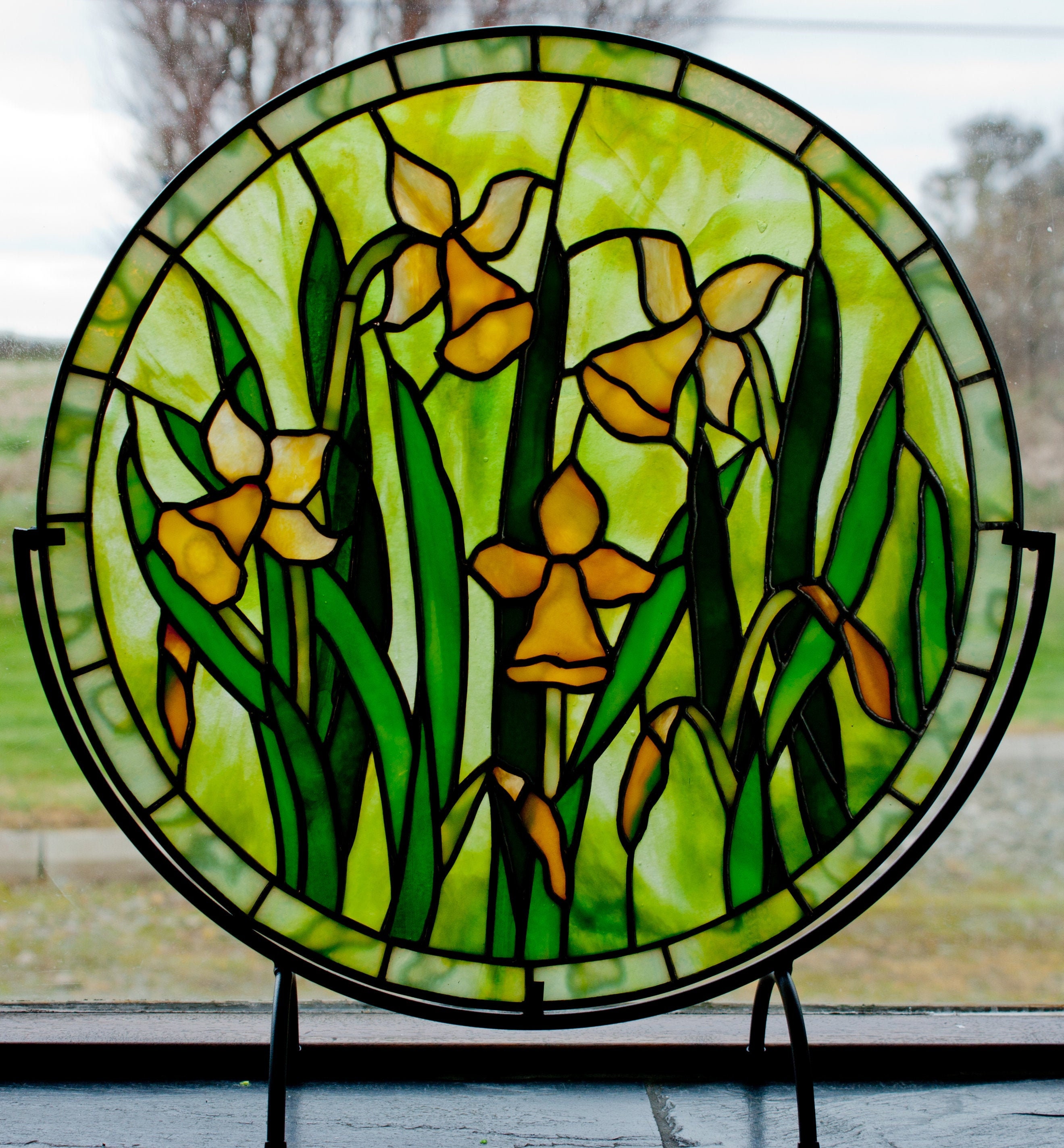 Round daffodils stained glass pattern david kennedy designs