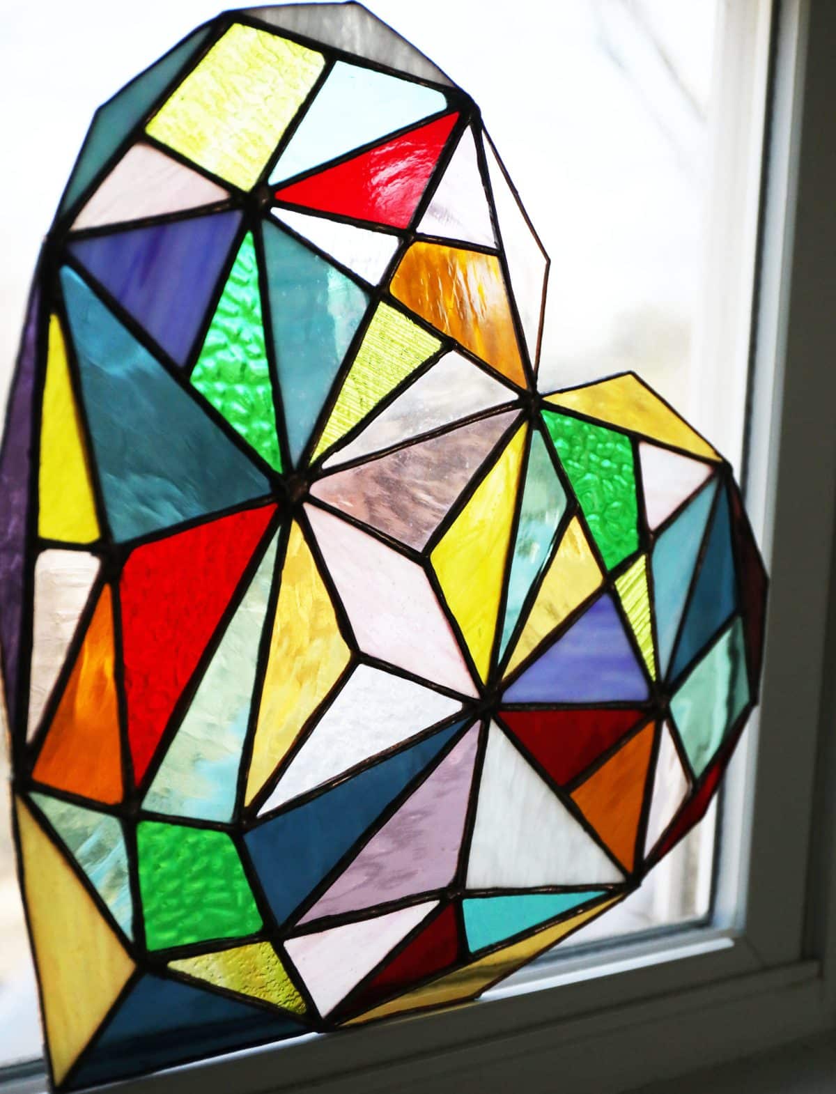 Stained glass heart pattern free