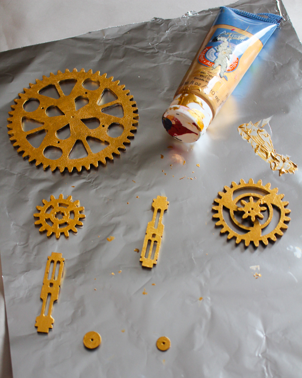 Make a steampunk snowman from upcycled gears â crafting a green world