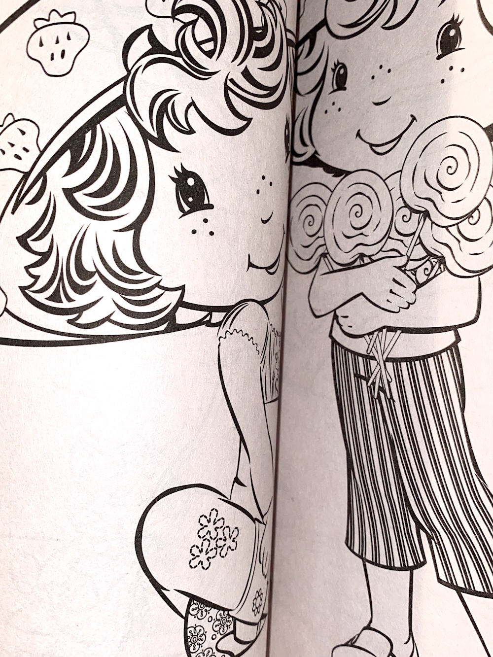 Strawberry shortcake coloring book aloha friend