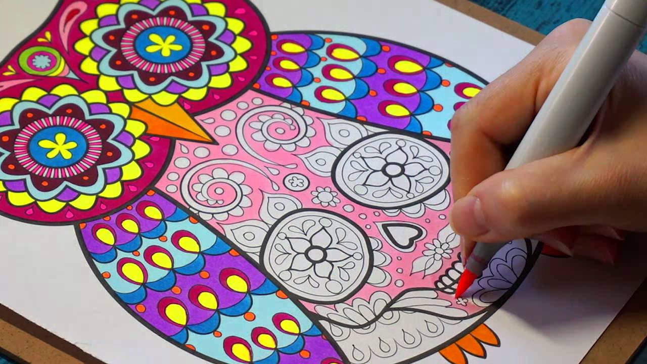 Coloring an owl sugar skull with thaneeya