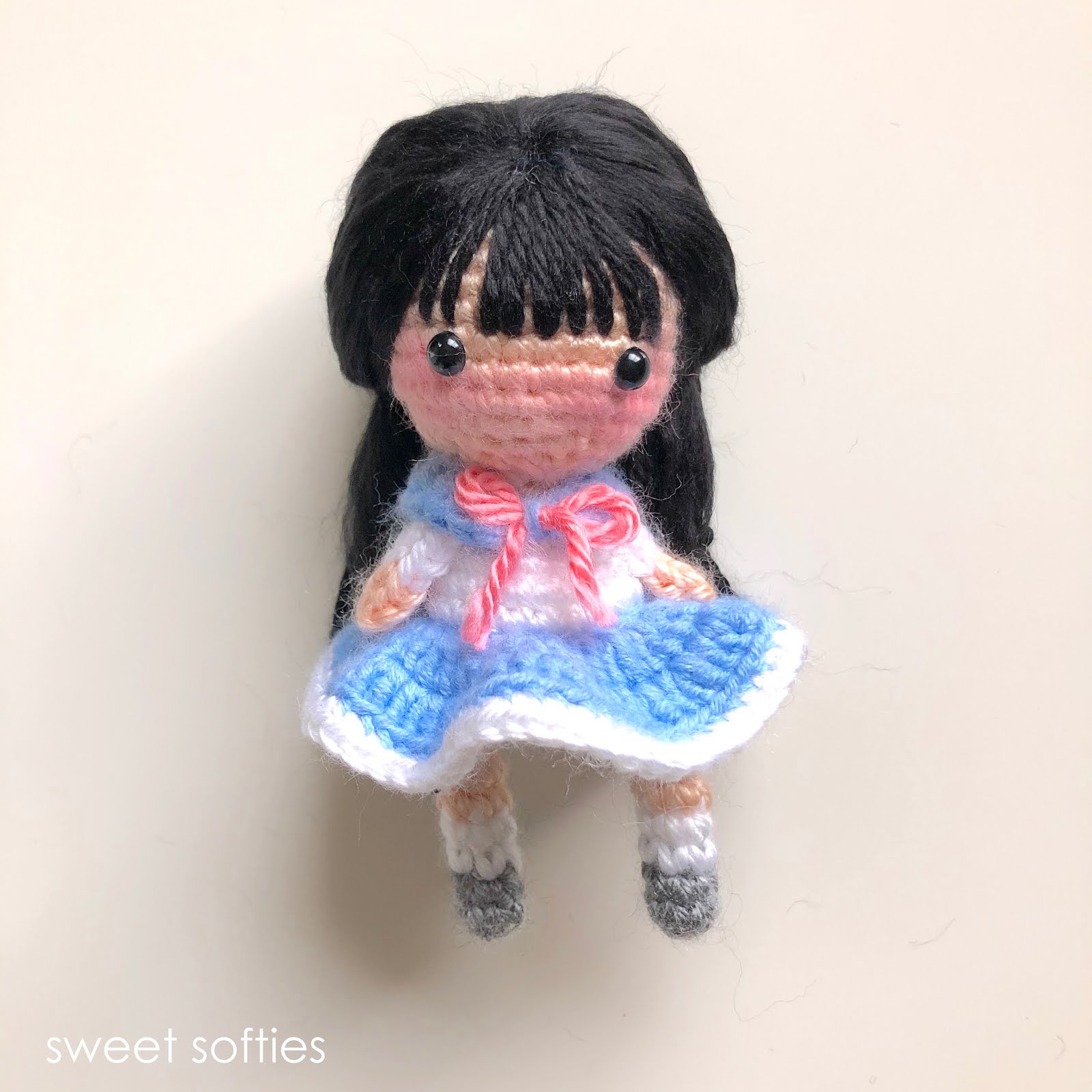 Suki the school girl free amigurumi crochet pattern