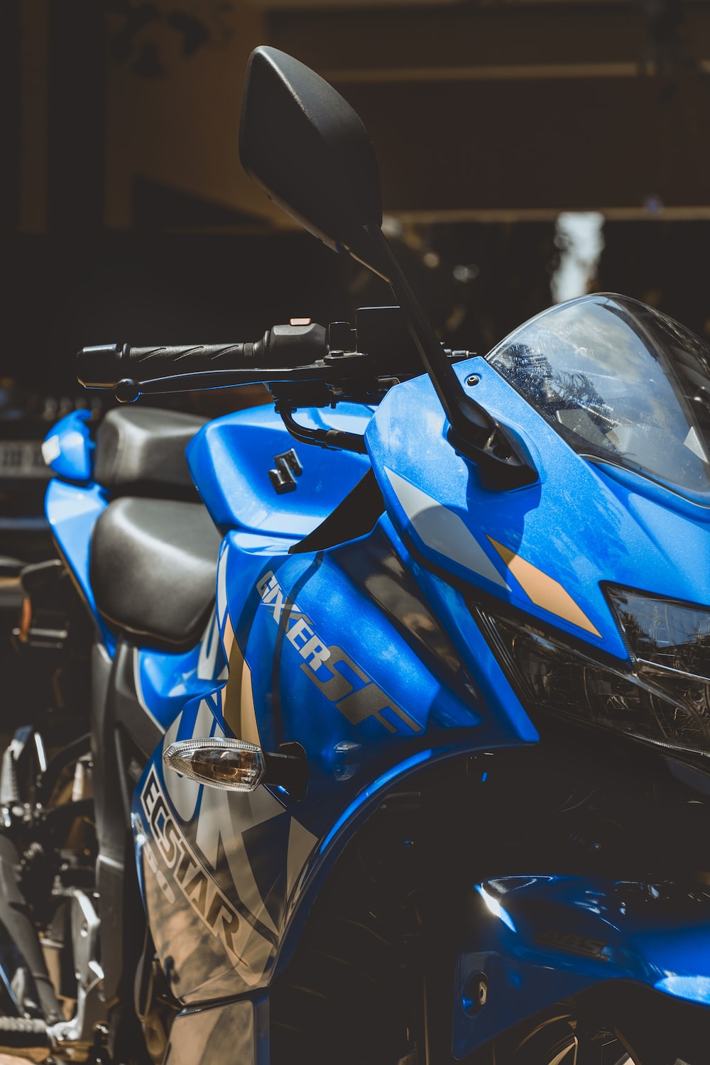 Suzuki Gixxer SF 250 Price - Mileage, Colours, Images | BikeDekho